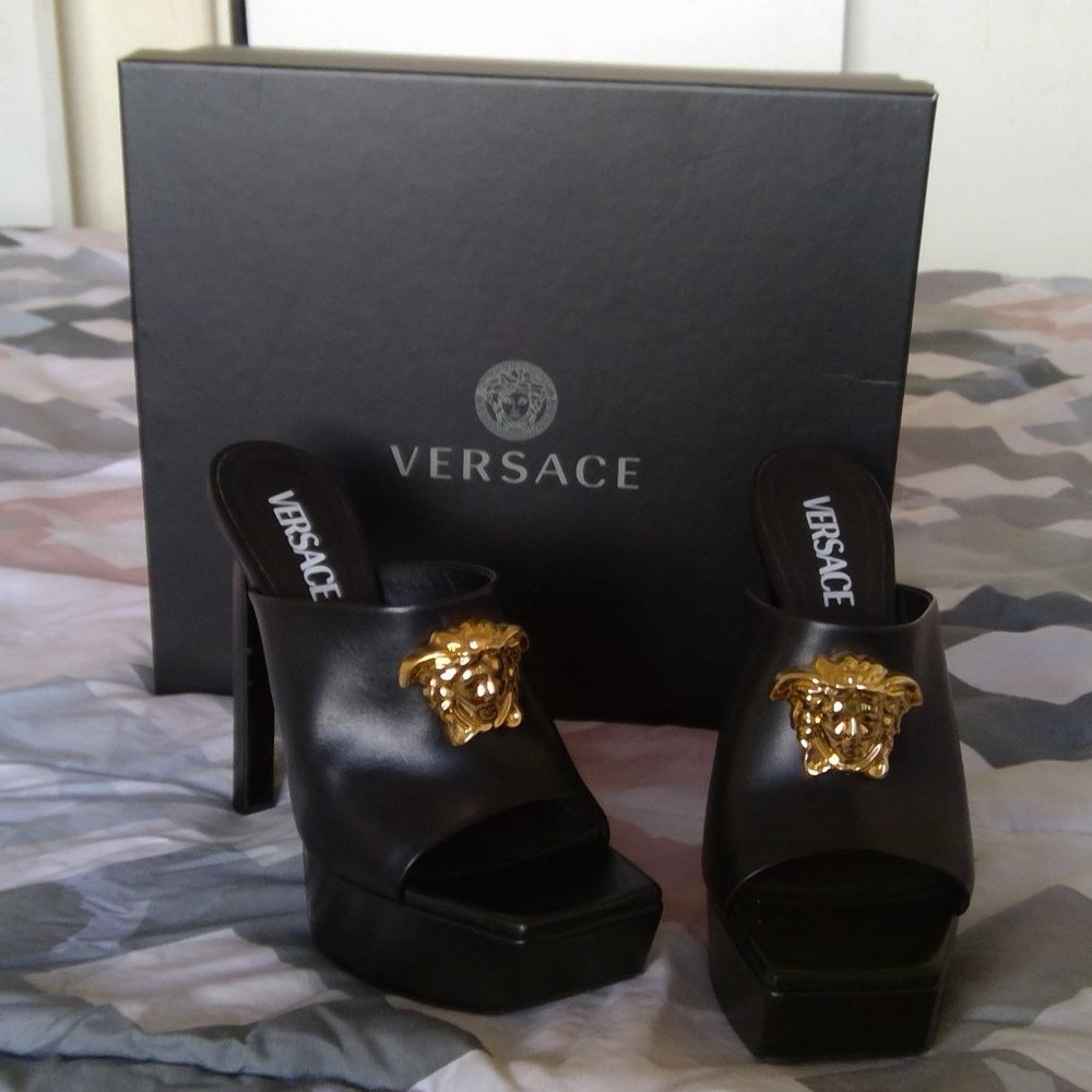 LA MEDUSA PLATFORM MULES